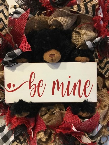 VALENTINE'S DAY DOOR WREATH BURLAP DECORATION BEAR W/ SIGN BE MINE HANDMADE - Picture 2 of 7