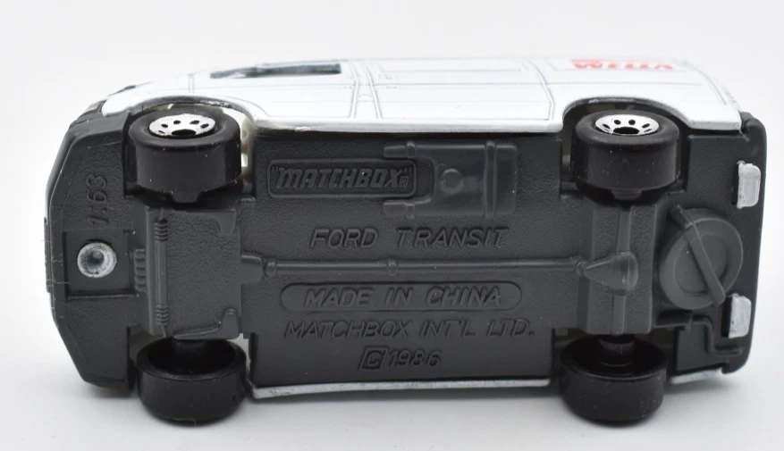 Matchbox Superfast Ford Transit Wella bianco. 1:63. Made in China - Immagine 4 di 4