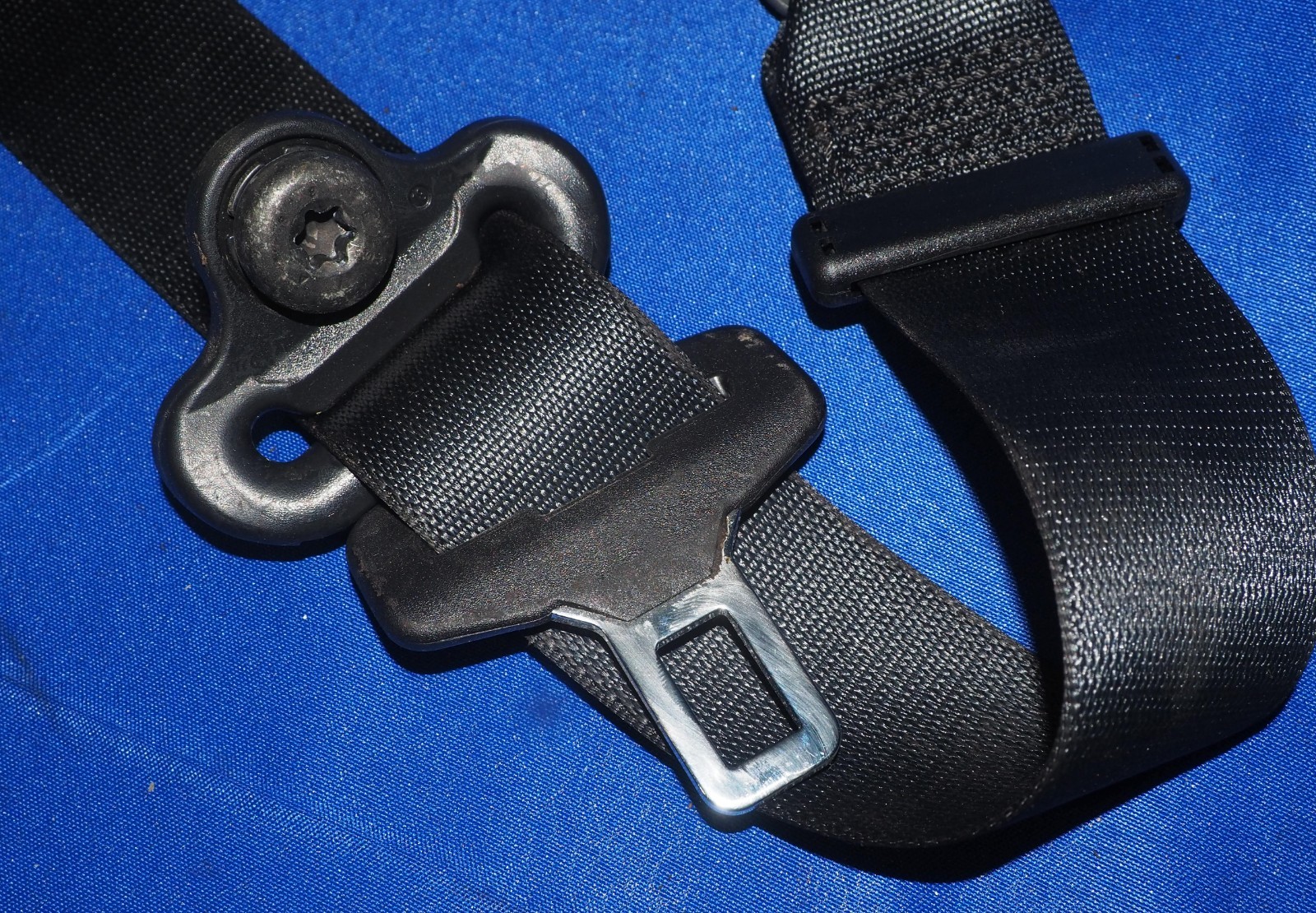 2022-2026 Maserati MC20 MCPura Front Right Seat Belt Retractor Good W/Warranty