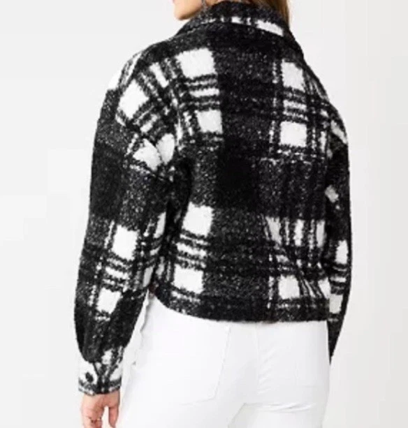 Women’s Cropped black & white jacket with front & side pockets Sz Medium - Image 2 of 4