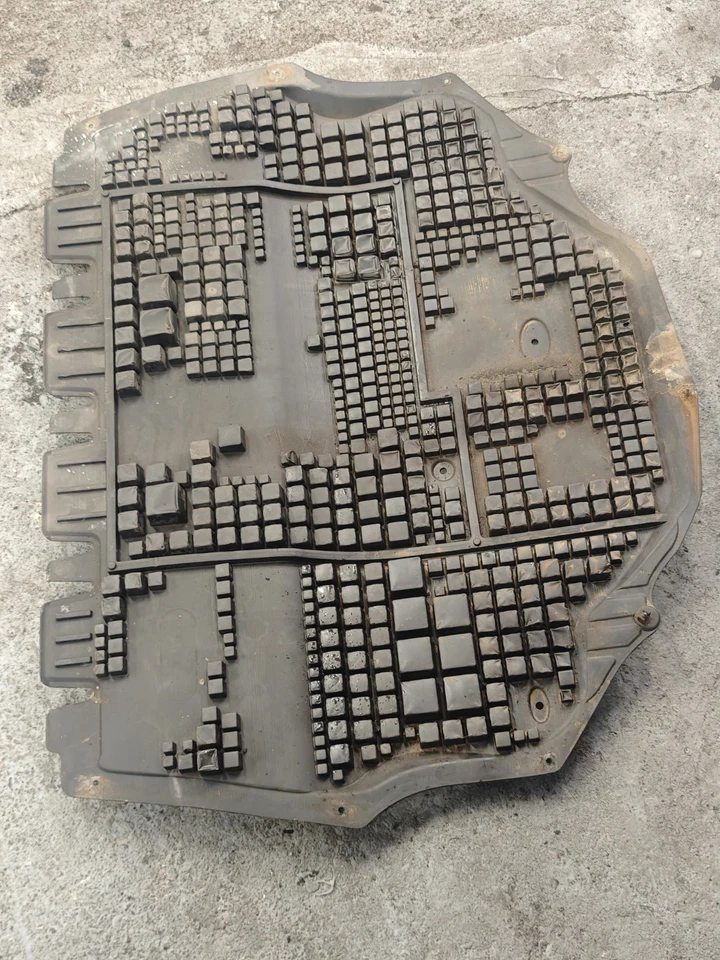 VOLKSWAGEN VW POLO V 5 CACHE SOUS MOTEUR PROTECTION 6Q0825237AB - Photo 3/3