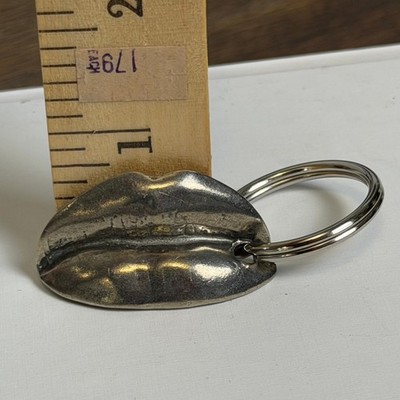 Silver Tone 3D Lips Keychain Pewter Style Metal Mouth Kiss Charm Key Ring