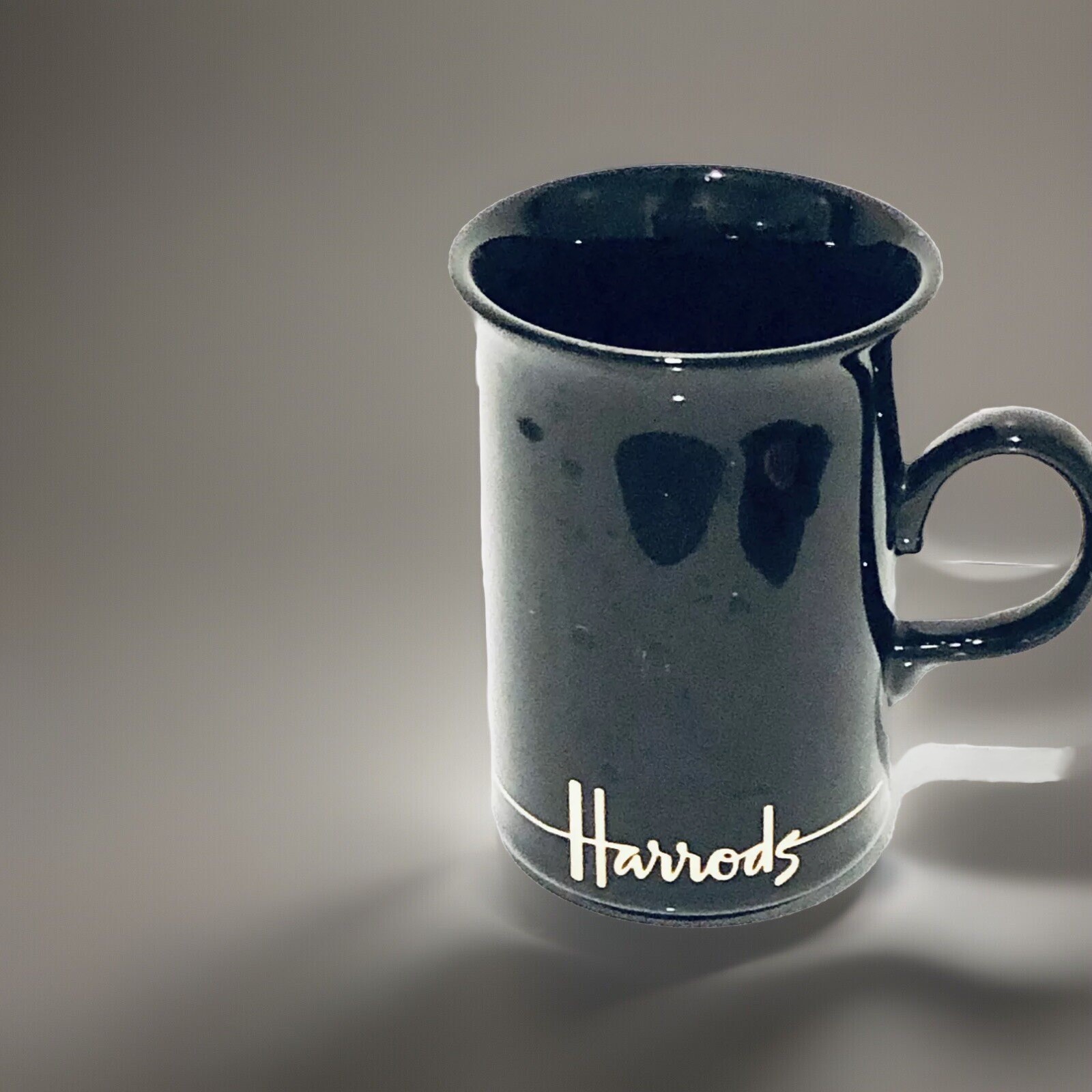 HARRODS England All Black With Gold HARRODS Design Coffee/Tea Mug - Bone China