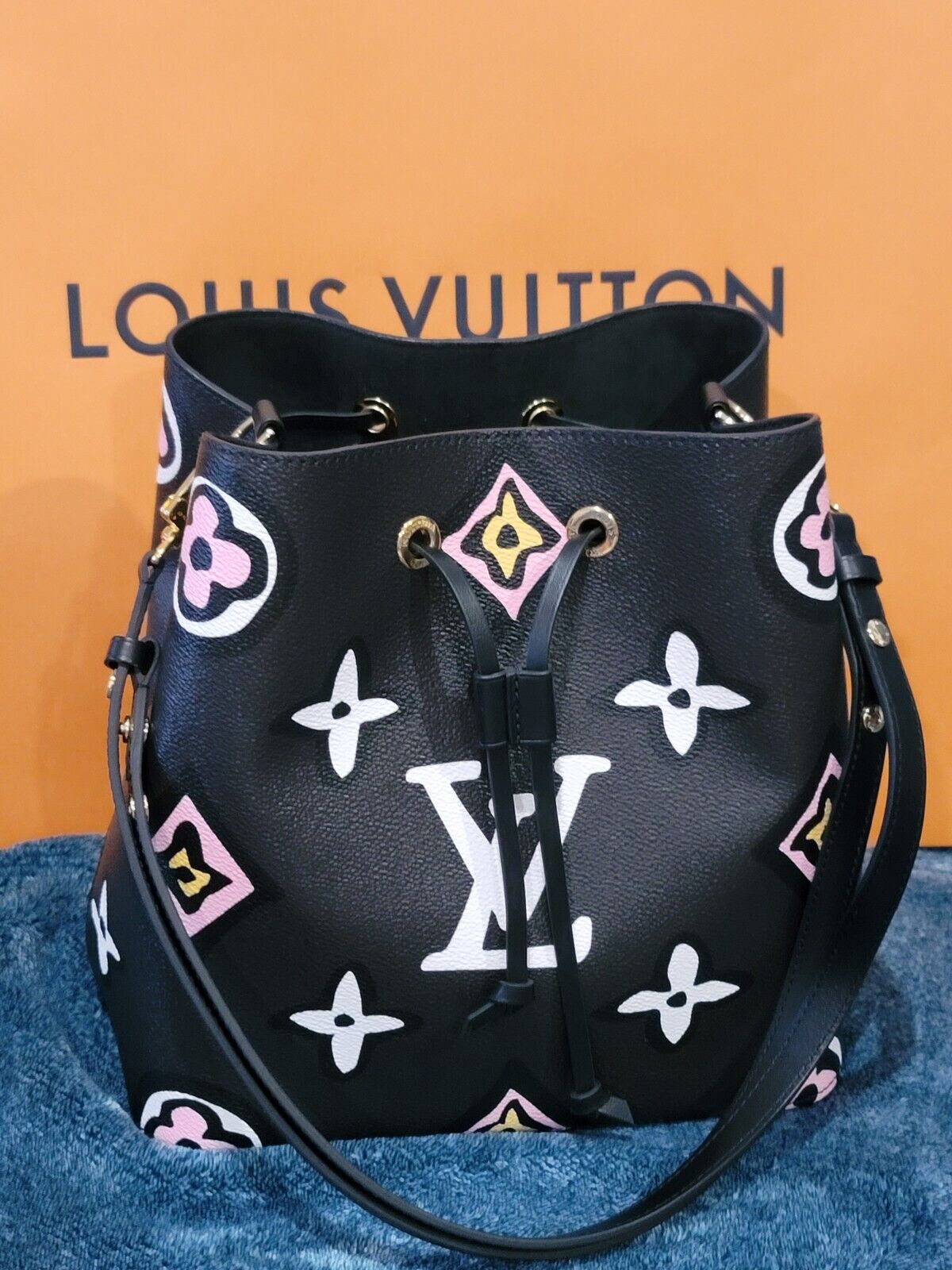 vuitton neo kendall handbag