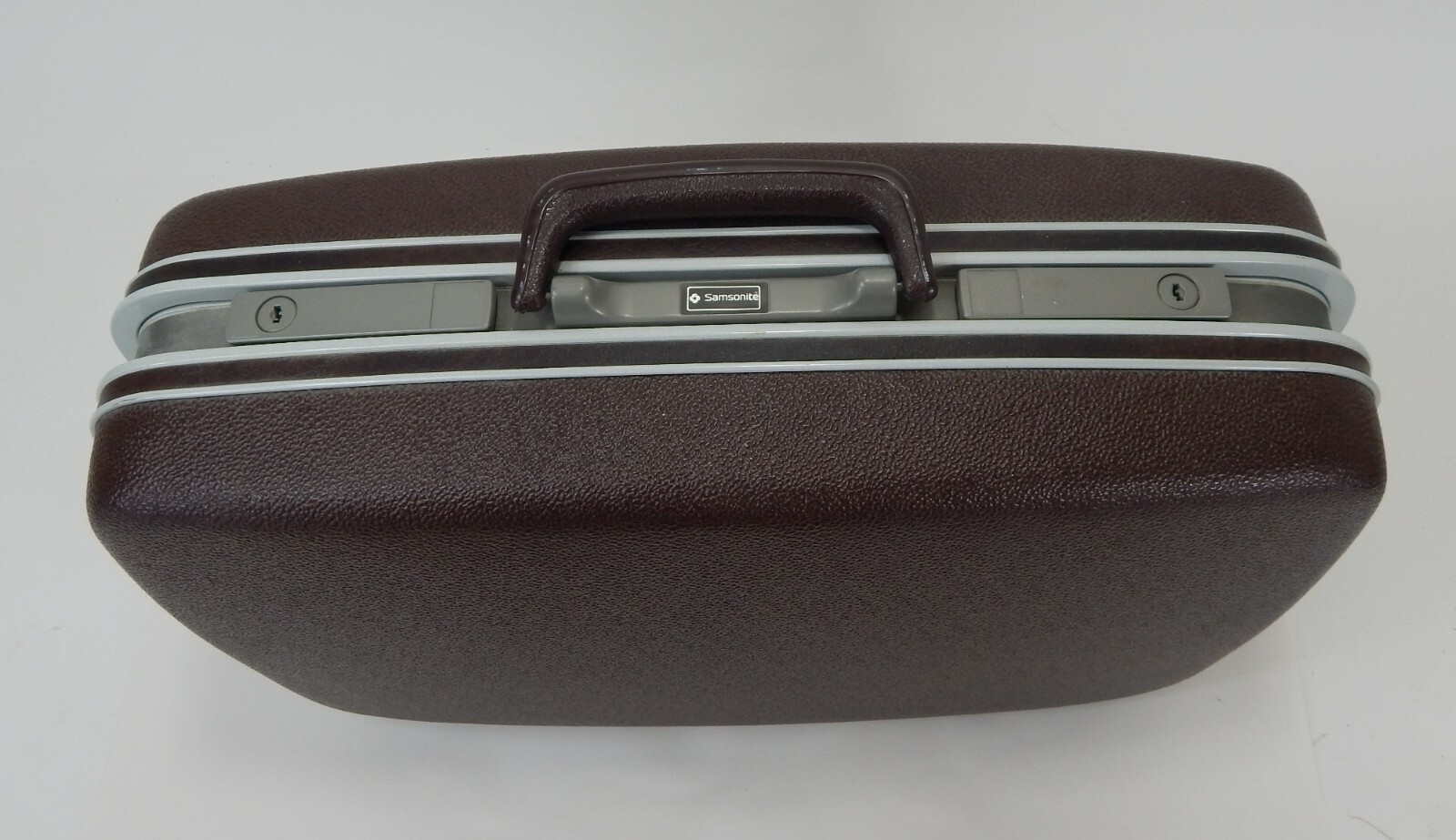 samsonite medium hard suitcase