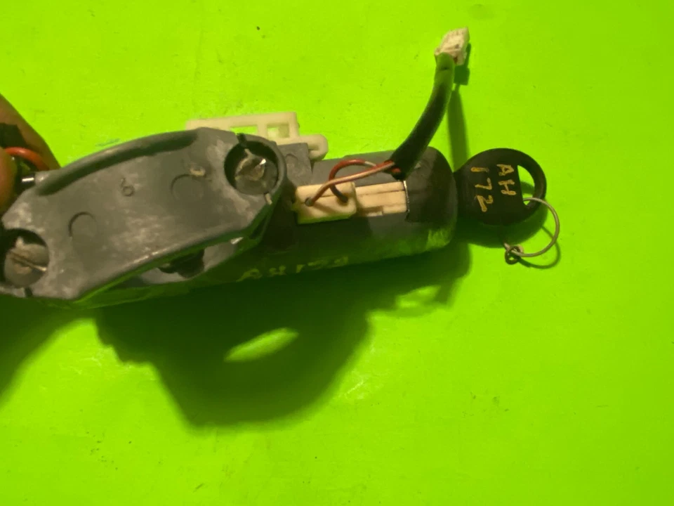 1998-2001 NISSAN ALTIMA IGNITION SWITCH LOCK W/KEY OEM. Foto 3 de 4