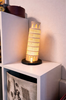 Dekofigur Turm von Pisa Denkmal weiß schwarz mit Beleuchtung Kunststoff