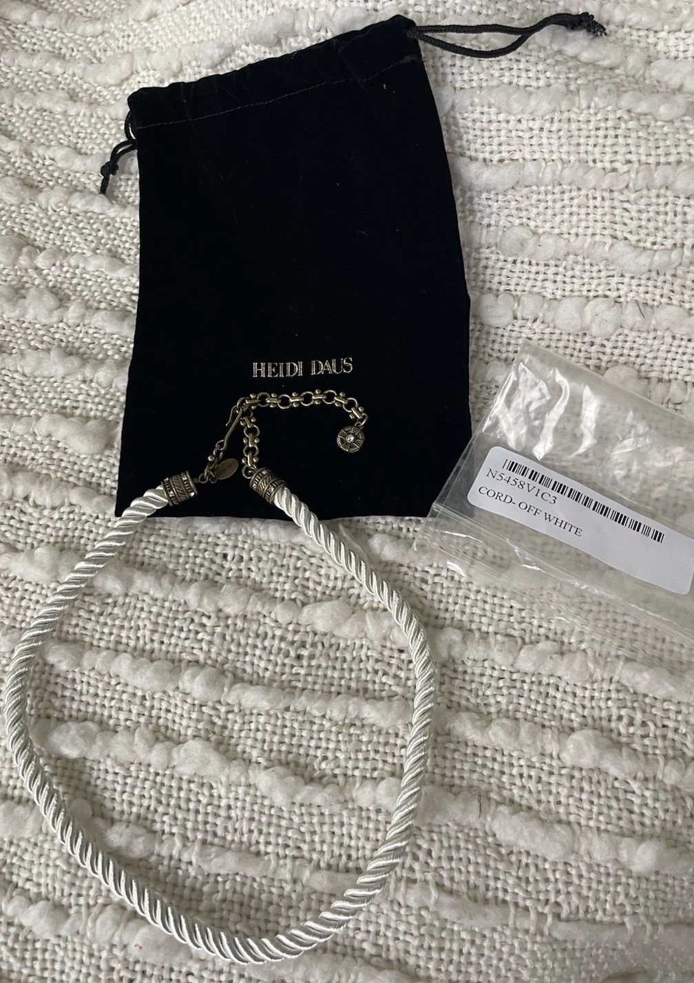 OFF WHITE HSN Heidi Daus Off White Nylon Cord Collana "Elegant Essentials" Borsa con Coulisse