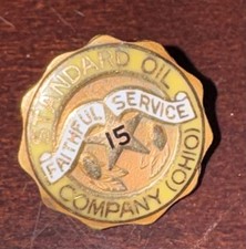 Standard Oil Company Ohio Service 15 Years Pinback Button Gold Vintage 10K