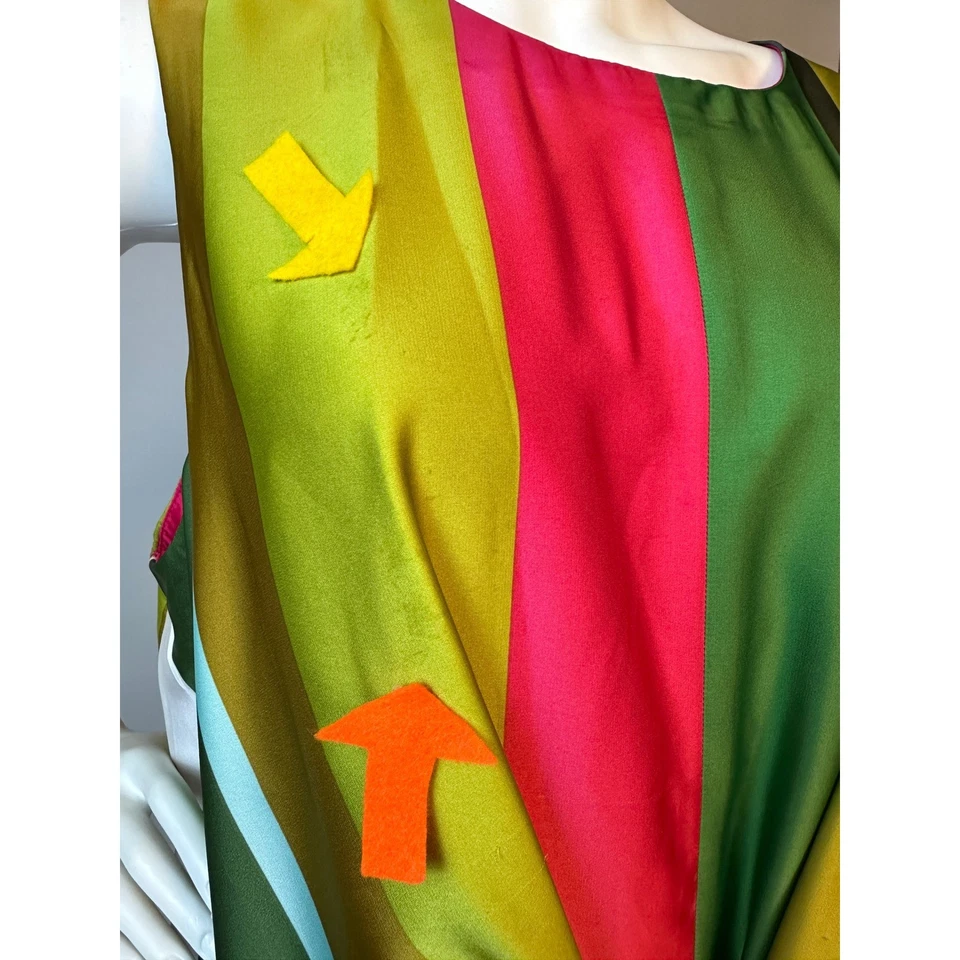 Vestido Vintage Y2K Maggy London 20W Sin Mangas Satén Corbata Frontal Rayas Vestido KC Foto 2 de 4