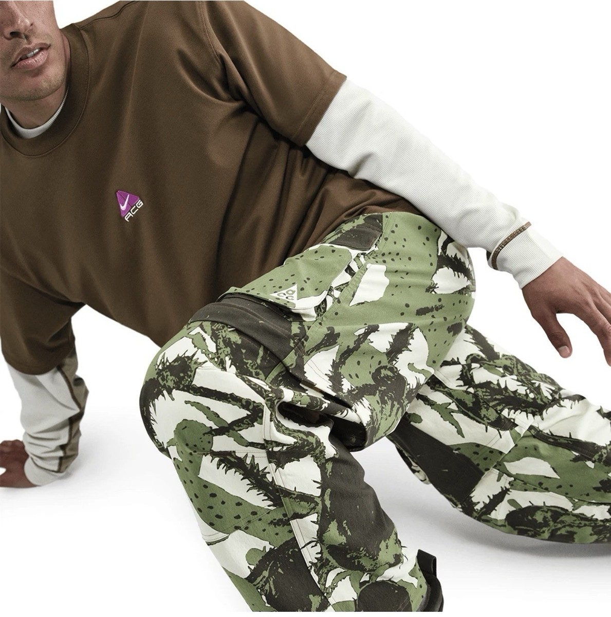 Nike ACG Smith Summit Cargo Pants IH3577-229 Light Khaki Camo