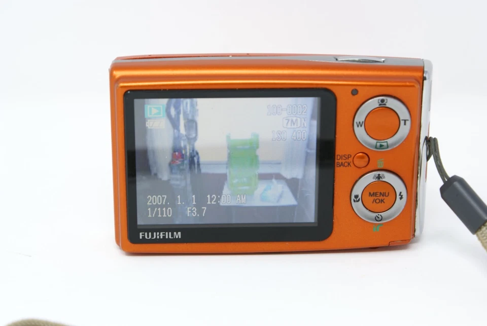 Cámara digital Fujifilm FinePix Z10fd naranja + SD 4 GB, estuche blando y batería original Foto 4 de 4