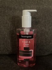 Neutrogena Fresh & Clear Oil-Free Facial Wash...