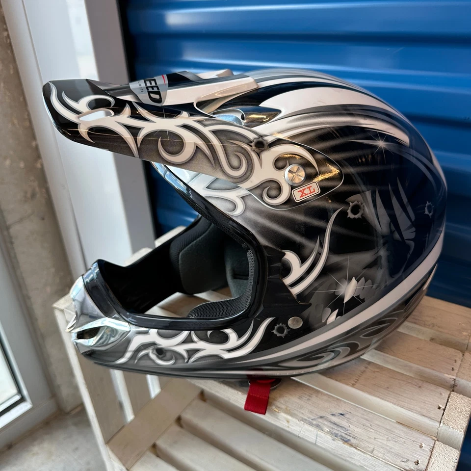 Casco de motocicleta Xpeed XP-904 cara completa XL “Zombie Killer” negro/blanco tribal Foto 2 de 4