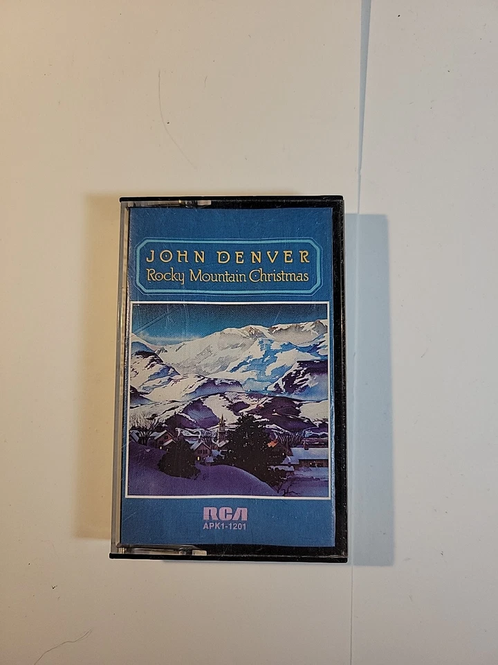 John Denver – Rocky Mountain Christmas Cassette - RCA APK1-1201 Foto 2 de 4