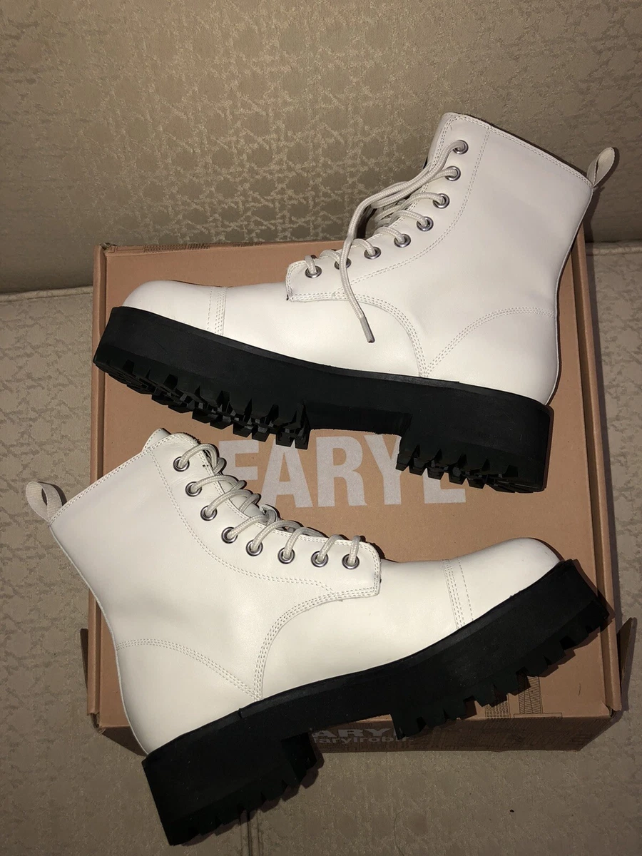 Zappos white store booties