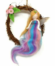 Zestaw filcowania igłowego The Crafty Kit Company 'Summer Fairy Wreath'