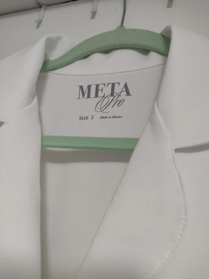 Meta Labwear White Swan Uniform Medical Esthetics Woman's Scrub White Sz 2 NWT - Image 3 of 4