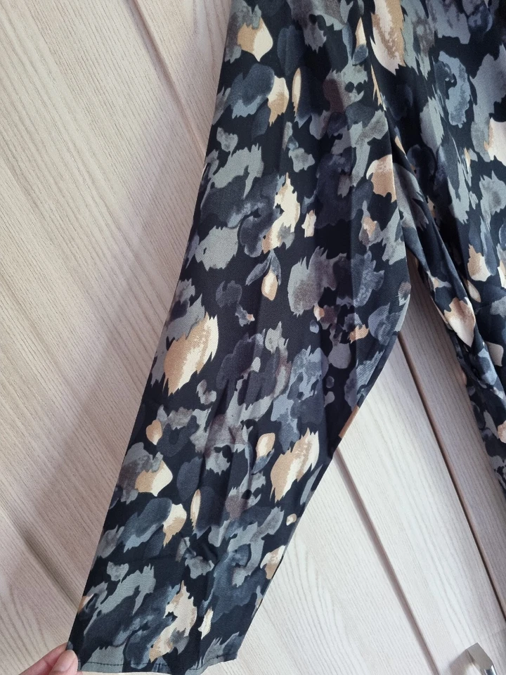 Maxi vestido estampado con cuello, talla 16 Foto 3 de 4