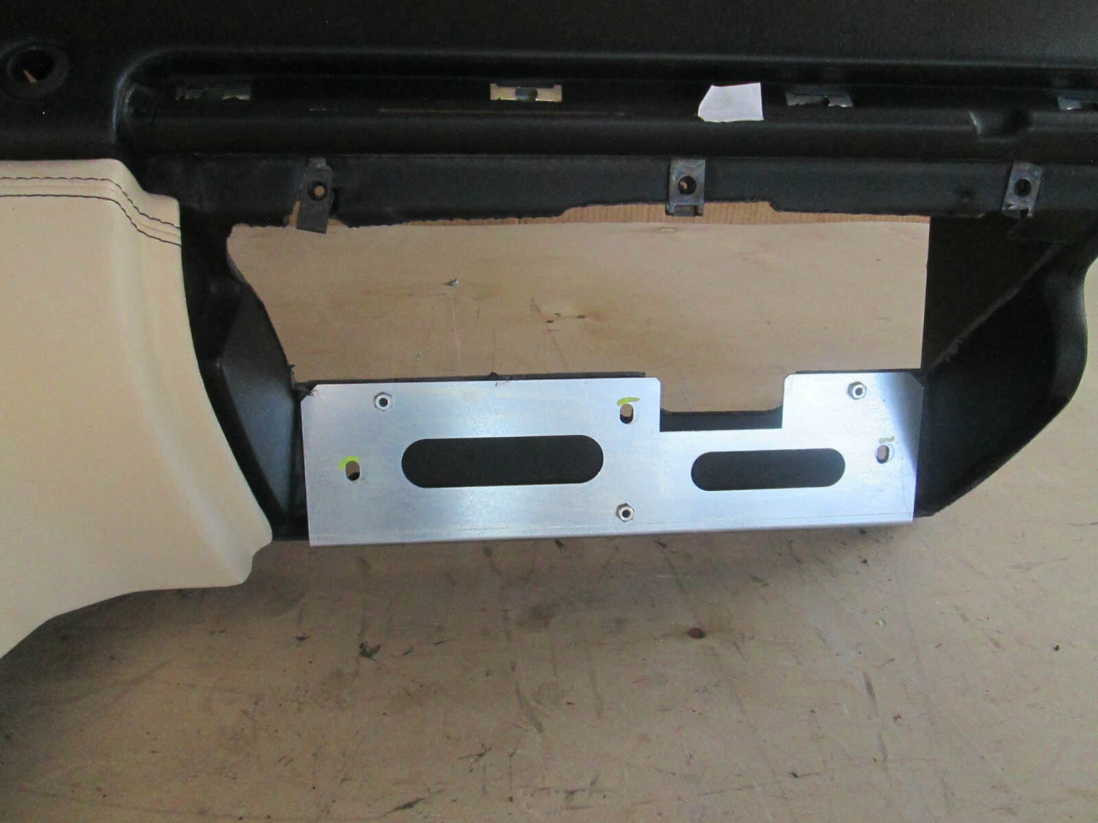Maserati Quattroporte 05 Dash / Dashboard  Black # 981328605