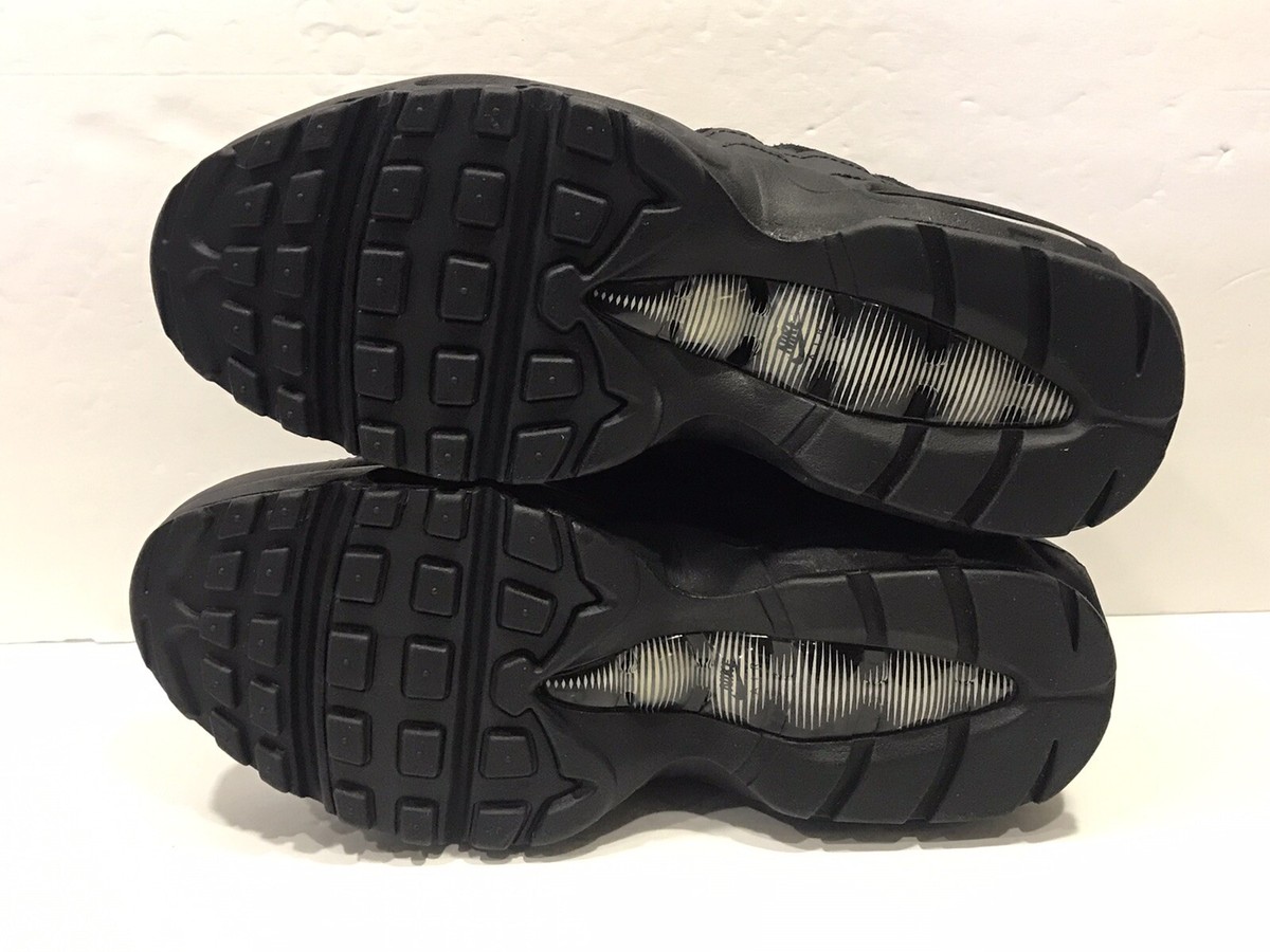 NIKE AIR MAX 95 ESSENTIAL - MENS SZ 6.5 - TRIPLE BLACK - AT9865