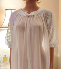 Vtg Vanity Fair Bridal White Double Layer Chiffon Peignoir Negligee Robe Sz XS/S