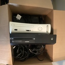 Microsoft Xbox One 500GB Black w/ White Xbox ...