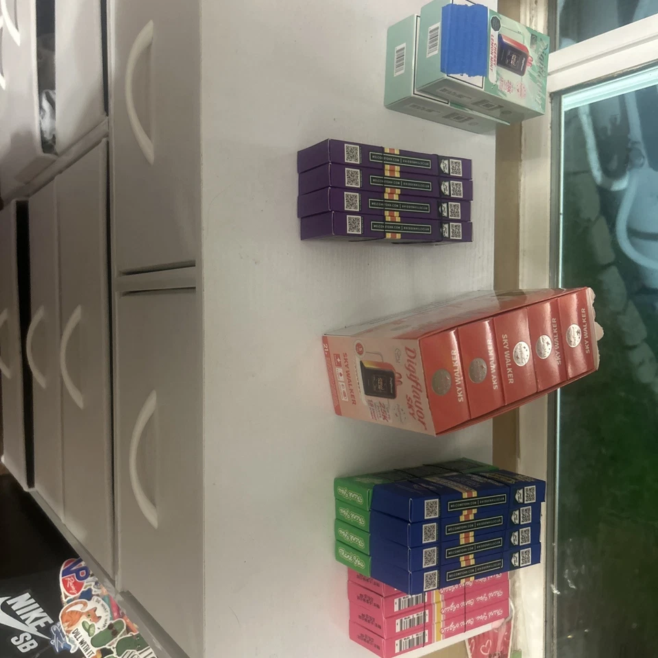 Disposable Pens 1g X 4 Grape Lolliz Mini Mart Bar - Image 3 of 3