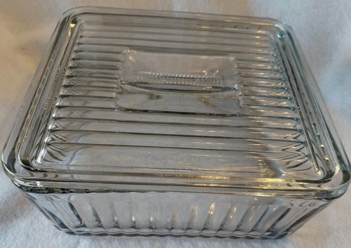 Vintage Anchor Hocking 1932 Design Ribbed 9 x 9 Refrigerator Baking Dish w/ Lid