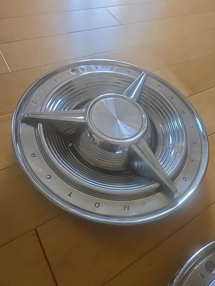 62 Pontiac Bonneville 1962 tapacubos cubiertas de rueda tapacubos 14" spinner OEM GM bonito Foto 4 de 4