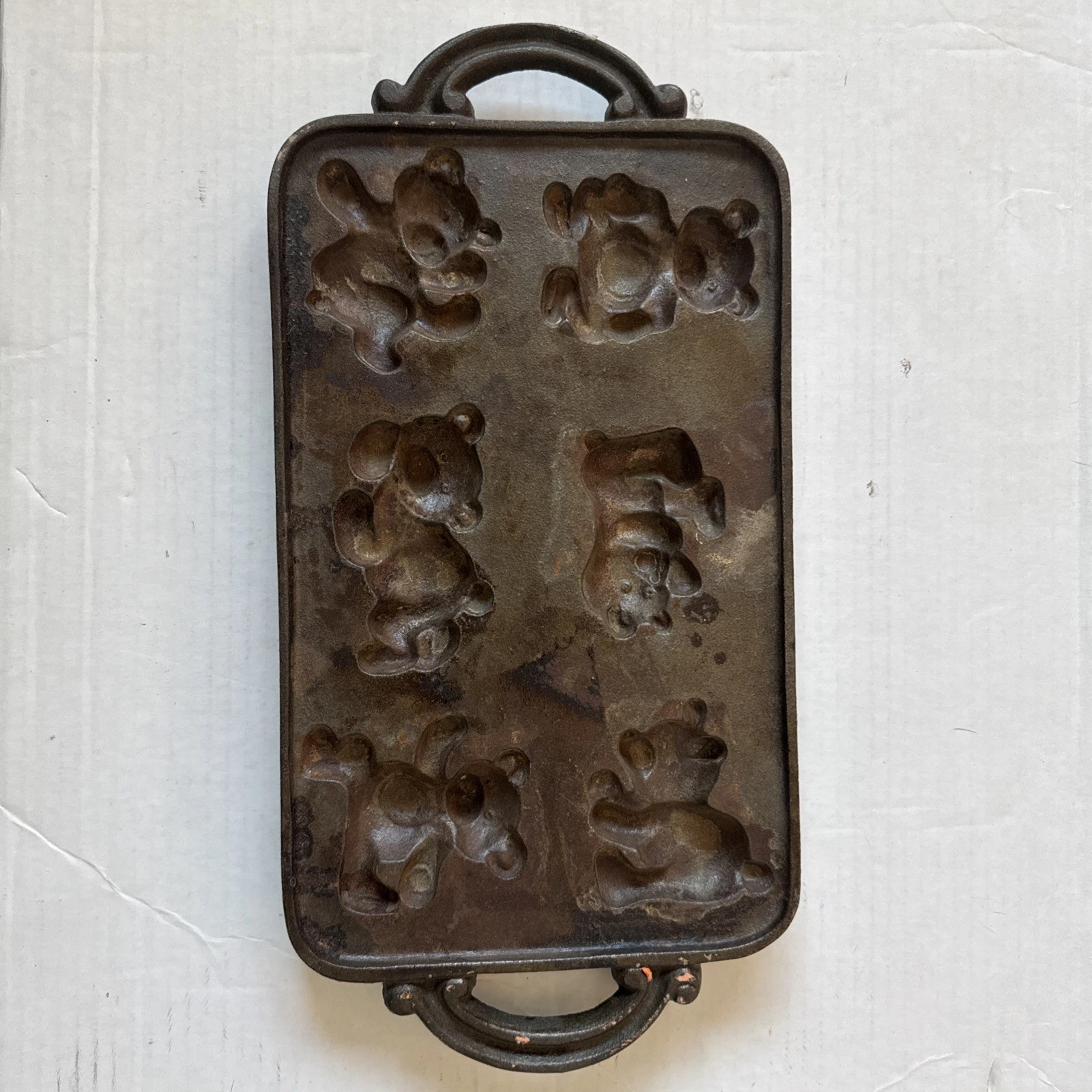 Vintage Emig 1985 Cast Iron Teddy Bear Cornbread Cake Muffin Pan 7163