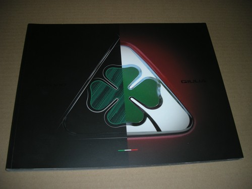 ALFA ROMEO BROCHURE BOOK "GIULIA STELVIO QUADRIFOGLIO VERDE" NUOVA 120 PAGINE