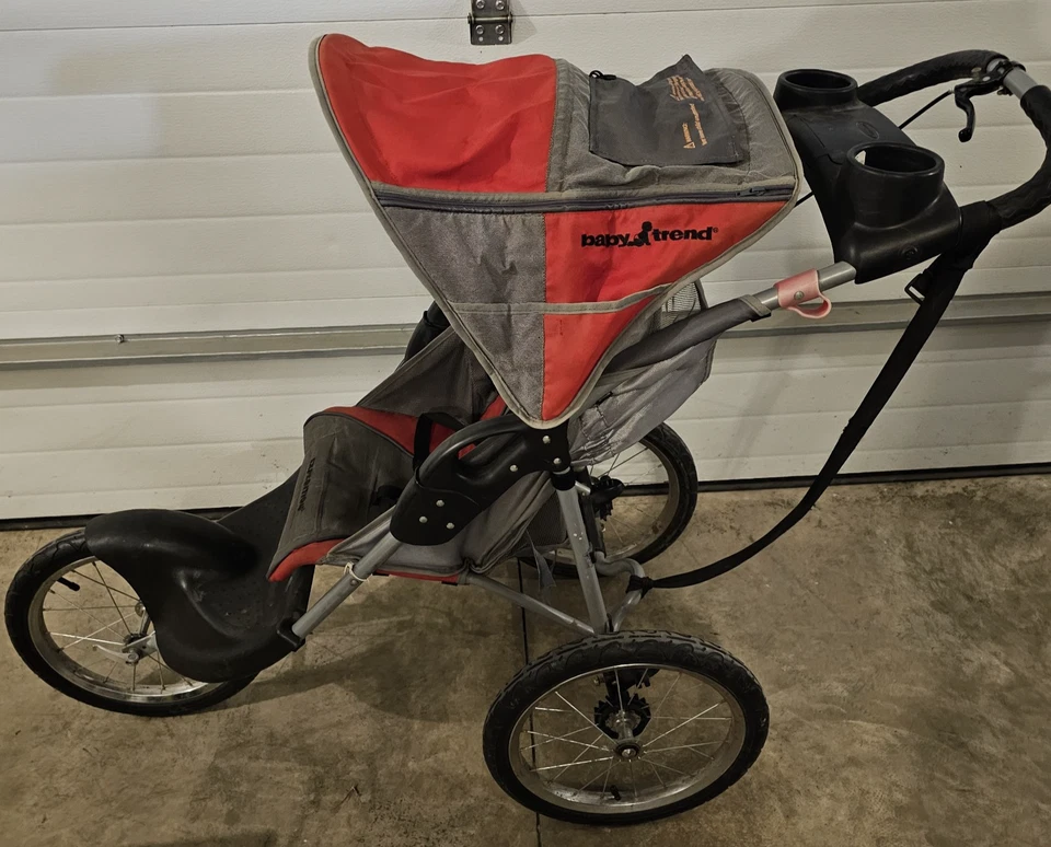 Cochecito Jogger Baby Trend Expedition Canopy Rojo Negro Gris Foto 3 de 4