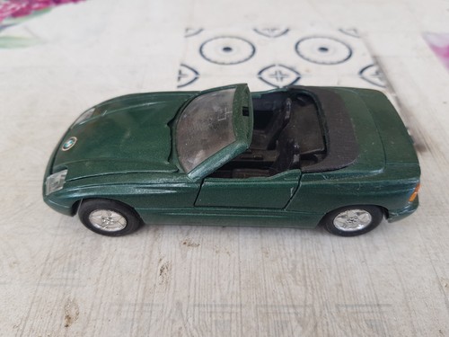 K-34 BMW Z1 Cabrio dunkelgrün mit Friktionsmotor.