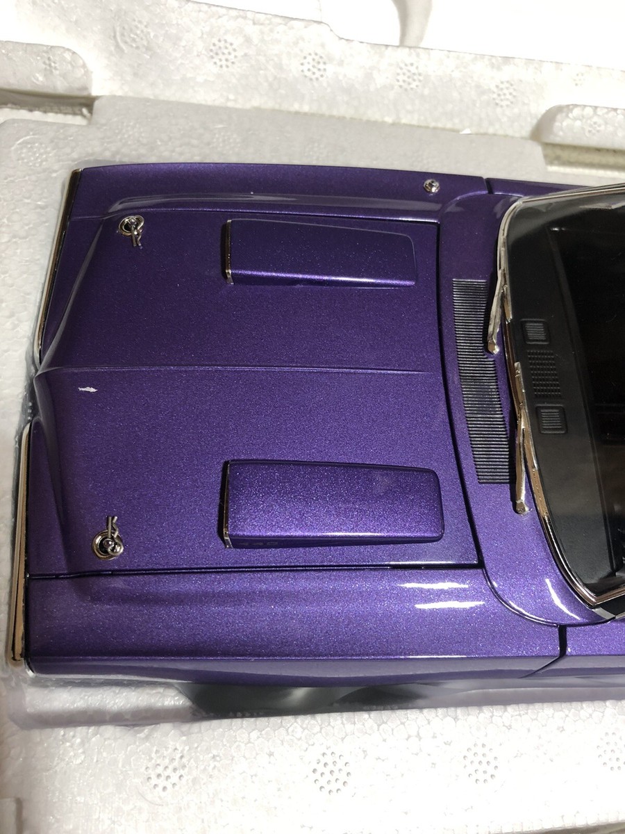 1970 Dodge Coronet SuperBee Plum Crazy 1:18 GMP 18860 w