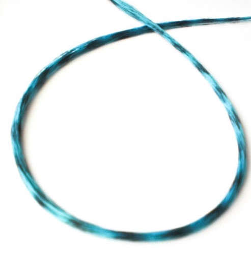 Light blue feather hair extension clip in, thin strand - Imagen 2 de 6