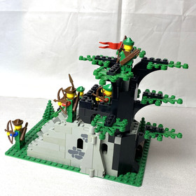 Vtg. LEGO Castle: Camouflaged Outpost (6066) Missing Feathers - Used