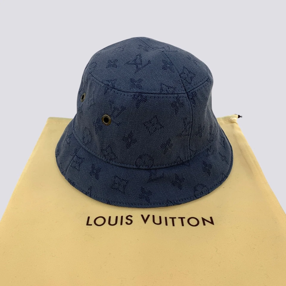 Chapéu Louis Vuitton LV monograma reversível azul marinho e bege tamanho P - Imagem 3 de 4