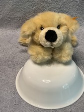 Steiff Designed for the American Kennel Club the Golden Retriever puppy 671685.