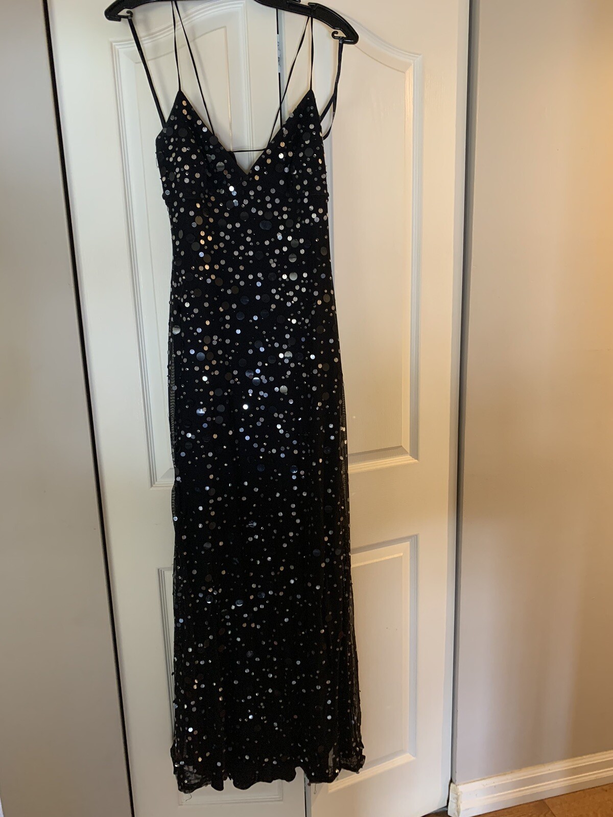 Beautiful Long Black Sexy Sequins BCBG Maxazria Dress Size Large