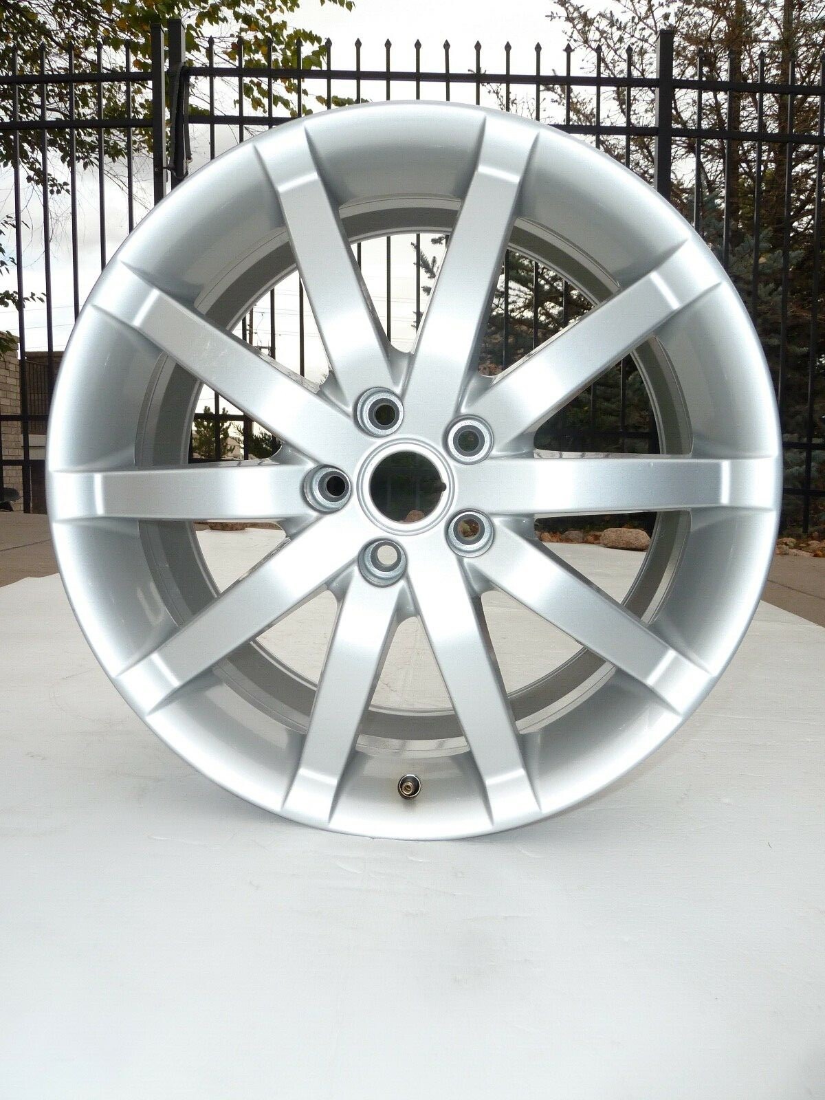 MINT 2004-2012 ASTON MARTIN DB9 REAR WHEEL OEM RIM 10 spoke 10x19" Silver 19"