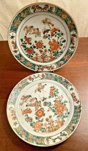 ESTATE ANTIQUE FAMILLE VERTE CHINESE PLATES SET OF 2 KANGXI PERIOD C.1654-1722