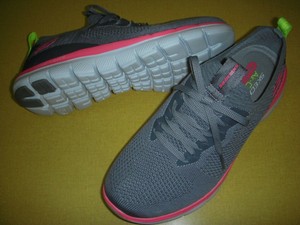 skechers stretch knit memory foam