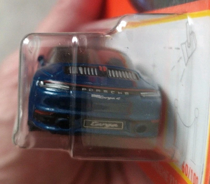 Matchbox 2024 Porsche 911 Targa 4 Blue 1:64 - Immagine 4 di 4