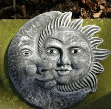 Frostfestes Wandrelief Sonne Mond Wandkonsole 34 cm Gartenfigur Steinguss