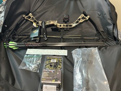 Diamond Archery By Bowtech Infinite 305  New With Accessories Excellent!