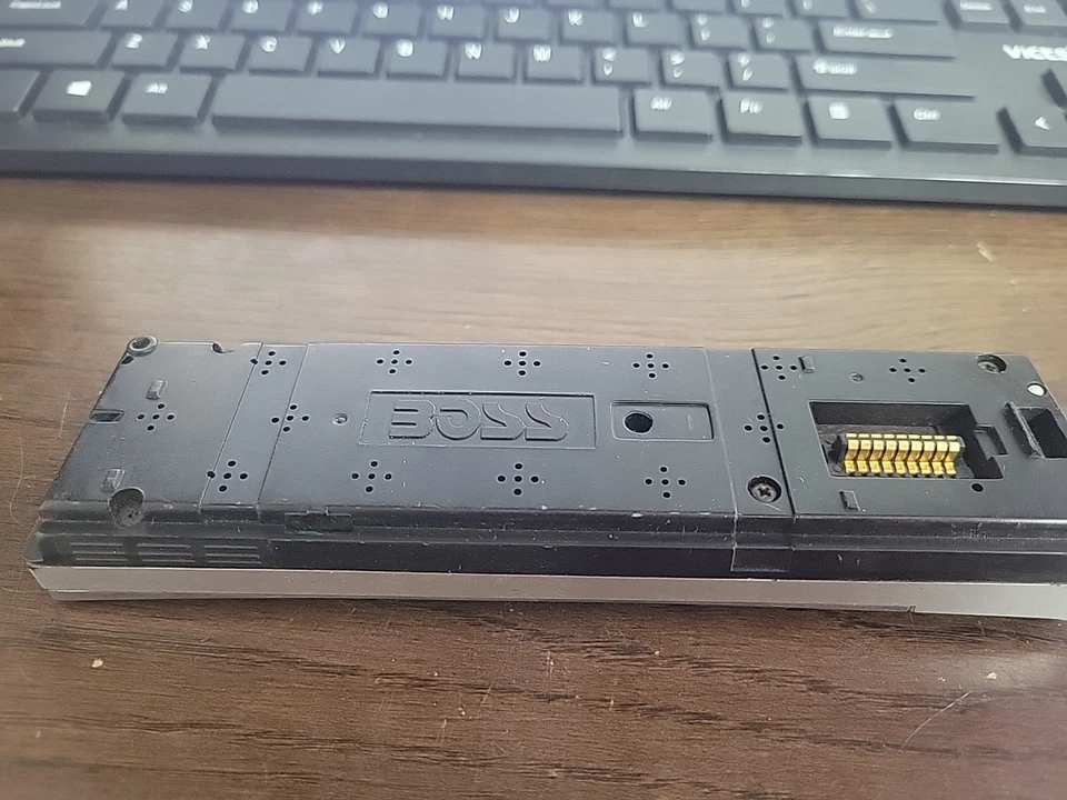 Boss CD3155R cara desmontable solo falta perilla de volumen Foto 3 de 3