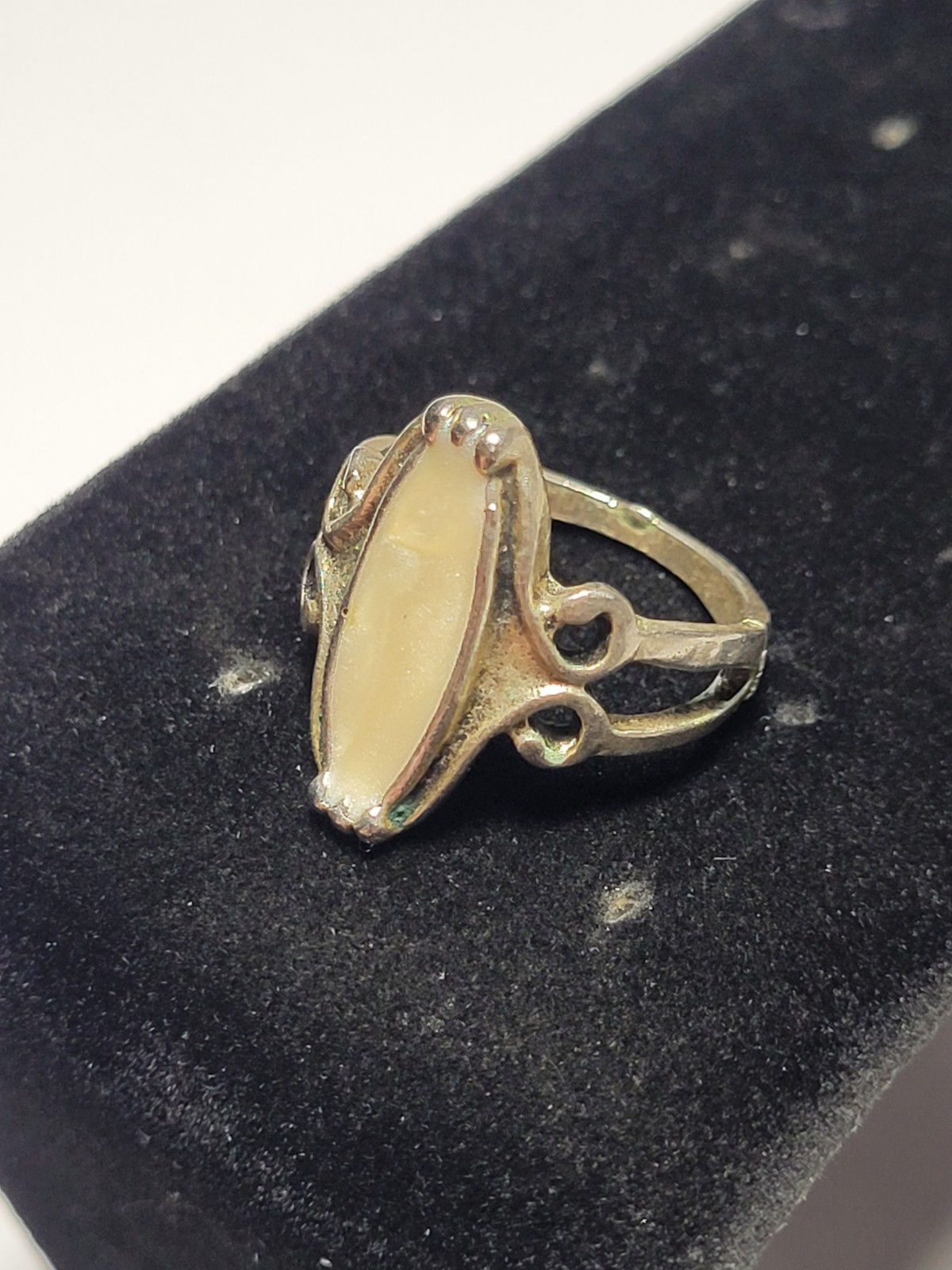 Vintage Silvertone Statement Ring White Swirl Ena… - image 6