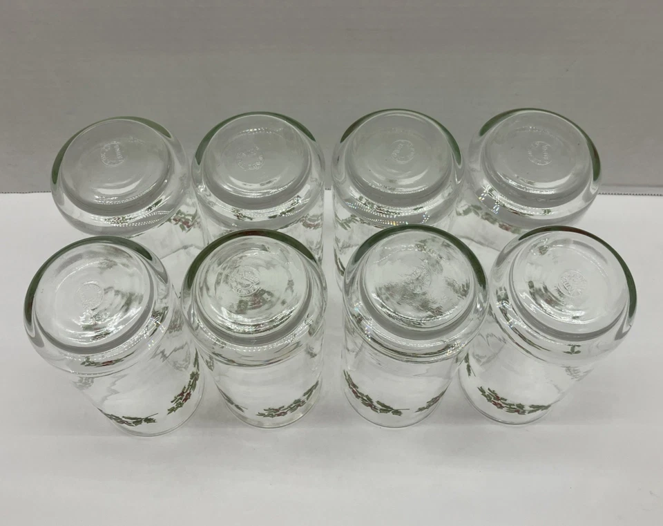 Set of 8 Gibson Christmas Charm Tumblers Holly Berry Clear Drinking Glasses - Image 4 of 4