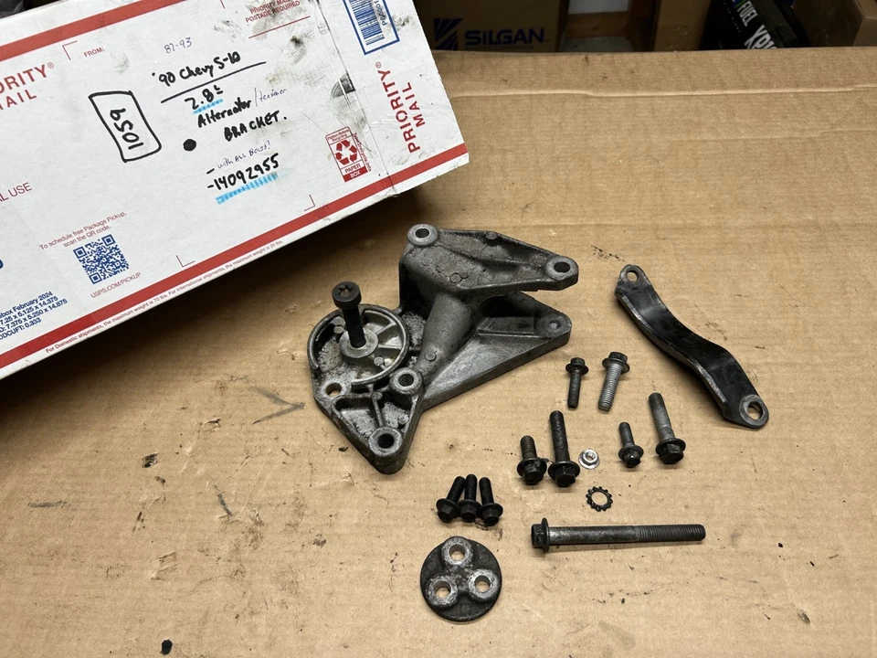 Soporte tensor alternador Chevrolet S-10 Blazer Jimmy 1987-1993 2,8 L 14092955 Foto 3 de 4